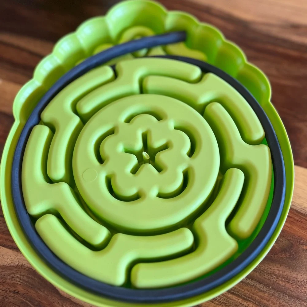 NIB Lime Green Strawberry Flower Pet Slow Feeder Bowl